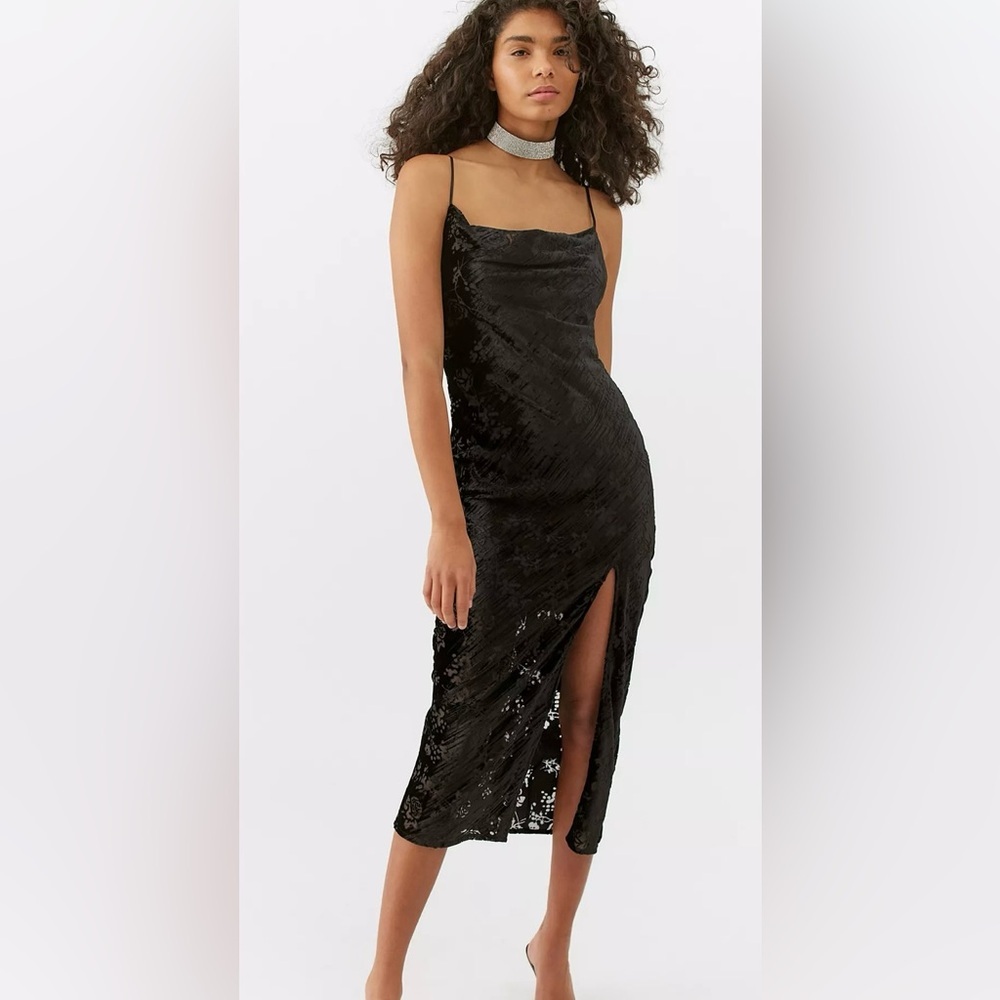 Urban Outfitters Velvet Mallory Midi Dress Black Gothic Victorian Whimsical Sz S